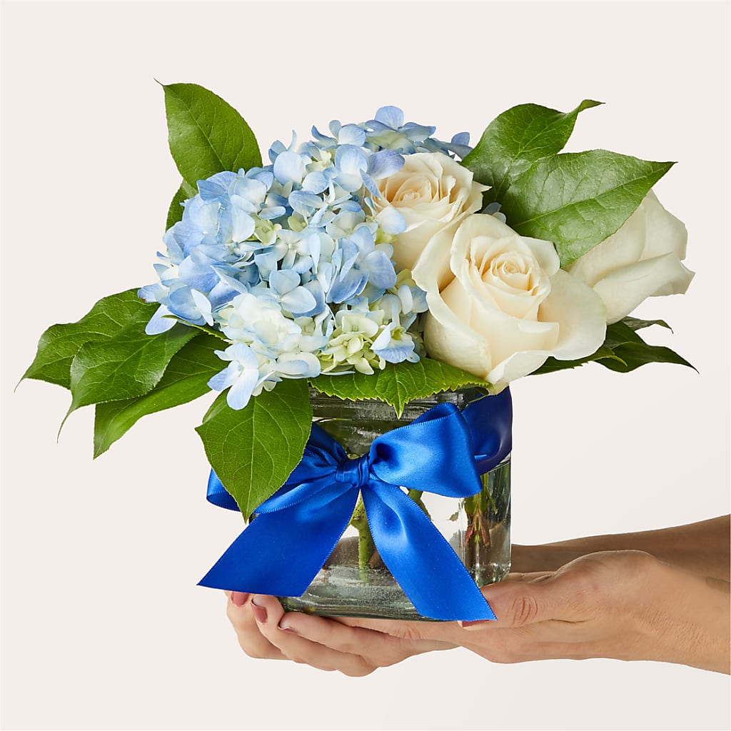 Sky Blue Delight Bouquet –  Blossom Flowers And Gift, Lauderhill FL
