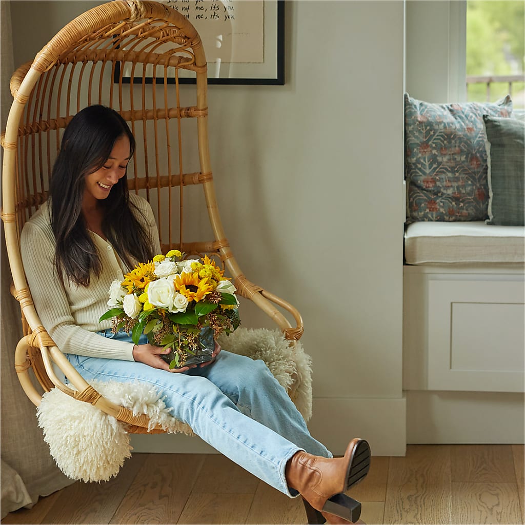 Luminous Morning Bouquet –  Blossom Flowers And Gift, Lauderhill FL